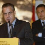 Corbacho prevé ahora una recuperación económica y del empleo en el segundo semestre