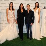 La top model Irina Shayk con el director creativo de Pronovias, Hervé Moreau
