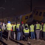 Personal de emergencia en el lugar del accidente