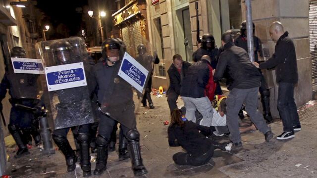 El joven que perdió un ojo por una pelota de goma disparada por los Mossos d'Esquadra en las celebraciones del Mundial de Fútbol de 2010