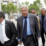 Felipe González cree que Zapatero podría hacer «mucho más» contra la crisis