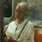 Naomi Watts en el metro de Nueva York