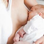 Podemos propone igualar la baja de paternidad a la de maternidad sin alargar esta. ¿Qué opina la ciencia?