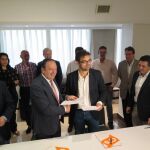 Imagen de Pedro Sanz, el pasado 2 de junio, tras la firma del acuerdo de "Regeneración Democrática"firmado con Ciudadanos, para pactar un acuerdo de Gobierno para La Rioja.