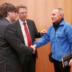 Carles Puigdemont y el alcalde de Tortosa reciben a l portavoz de la plataforma en defensa del Ebro, Manolo Tomàs