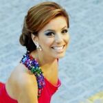 Eva Longoria, promotora de la gala, llegó de las primeras al hotel