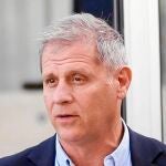El líder del PP, Alberto Fernández, criticó ayer las medidas en impuestos inmobiliarios de la alcaldesa Ada Colau
