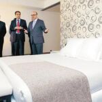Zapatero y Aguirre, entre almohadones