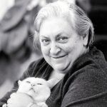 El libro de Agustí Pons permite conocer todos los intereses humanos e intelectuales de Maria Aurèlia Capmany . Arriba, la autora con Montserrat Roig. y abajo, con el entonces alcalde Barcelona Pasqual Maragall