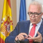 El consejero de Empleo, Empresa y Comercio, José Sánchez Maldonado, ya se ve compareciendo en la futura comisión de investigación, en calidad de responsable actual del departamento. Tras el Consejo de Gobierno mostró su plena disposición a comparecer «para que todo se esclarezca».