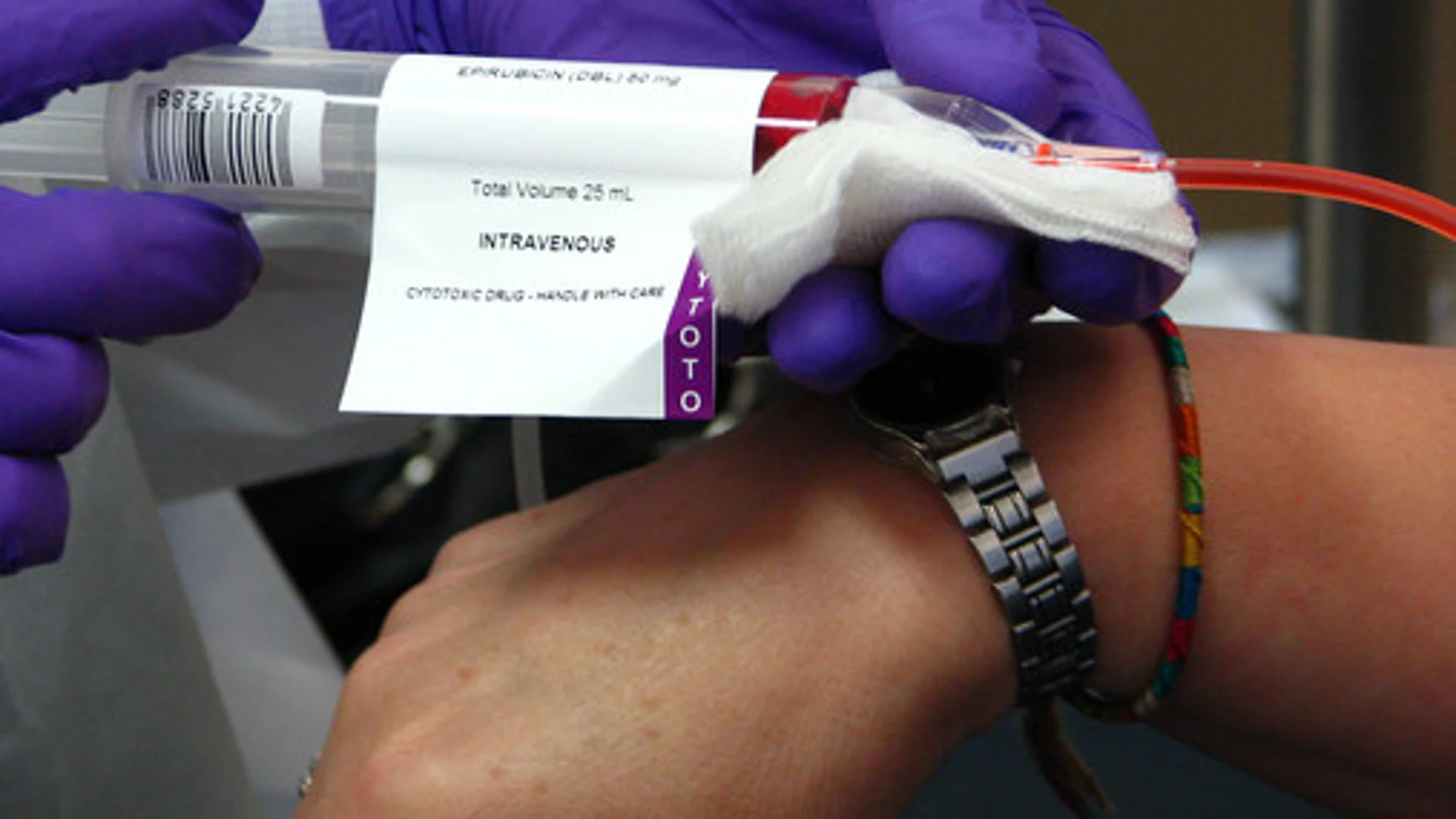 No todas las mujeres con cáncer de mama inician el tratamiento de quimioterapia que se les recomienda