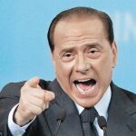 Berlusconi: «Es la tercera vez que me hace una broma así en campaña»