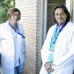 El adjunto de Intensivos del hospital de Traumatología de Vall d'Hebron, Luis Domínguez, y la adjunta de Enfermería del Materno-Infantil, Roser Lara. Foto: shooting/Miquel gonzález