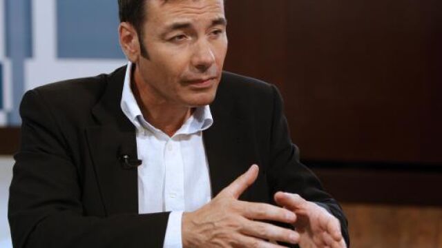 Gomez gana a Jiménez la «batalla de Internet»