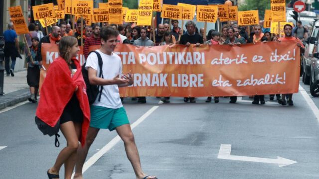 Manifestación en San Sebastián para rechazar la sentencia contra las 'herriko tabernas'
