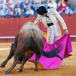 José Garrido, dando una chicuelina a uno de sus toros