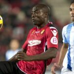 El mallorquinista Webo trata de controlar un balón en el encuentro de hoy