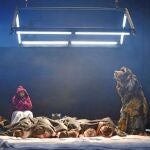 Una escena de «Groenlàndia», montaje en el que participan los actores de la compañía T6 como Àngels Poch o Joan Anguera