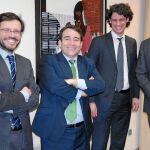 El director general del IVF, Manuel Illueca (en el centro), inició una revisión de todos los créditos concedidos en la anterior etapa
