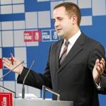 El secretario de los socialistas, Jorge Alarte, tendrá que hacer esfuerzos por cuadrar unas cuentas de las que depende, incluso, su sueldo