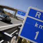 Fomento implantará a modo de prueba el desvío de camiones a autopistas