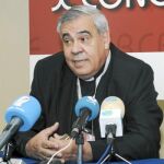 El arzobispo de Granada, Javier Martínez, tras impartir la última ponencia del X Congreso Eucarístico Nacional, celebrado en Toledo
