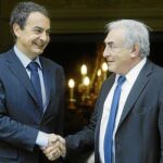 El organismo que preside Dominique Strauss-Kahn ha lanzado severas advertencias al Ejecutivo de José Luis Rodríguez Zapatero