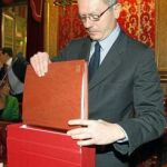 Gallardón responsabilizó al Gobierno de Zapatero de la situación económica que le lleva a adoptar las medidas de recorte