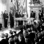 Felipe González y Fernando Morán firma el tratado de adhesión en 1985