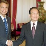 Zapatero: «Ojalá juguemos el partido de la economía como el Mundial»