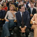 Esperanza Aguirre, María Dolores de Cospedal, Mariano Rajoy y Cristina Cifuentes al inicio de la conferencia política del PP.