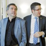 Patxi López y Jesús Eguiguren, durante el acto de homenaje a las víctimas que tuvo lugar en Andoain