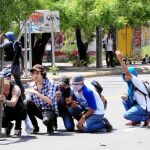 Grupos de jóvenes universitarios se enfrentan a las Fuerzas de Seguridad en Managua