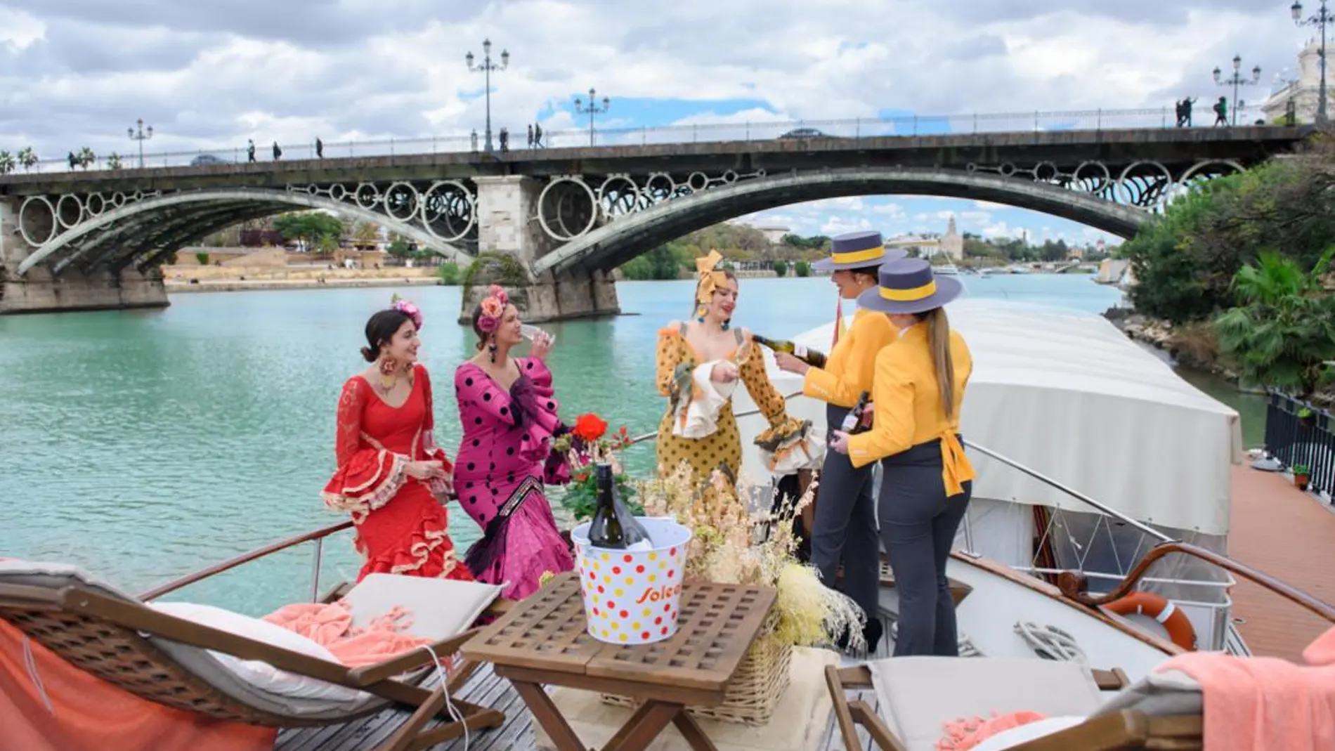 Original campaña de Manzanilla Solear para la Feria de Abril de Sevilla