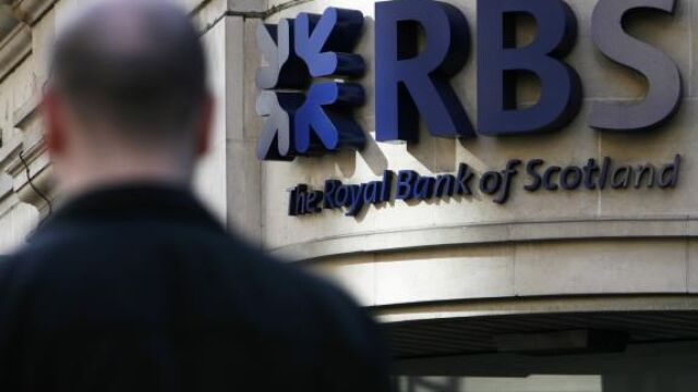 Santander, favorito para hacerse con la red de oficinas de RBS
