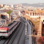 La playa de vías de La Sagrera separa los barrios de Sant Andreu y el Bon Pastor