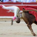 Momento de la cogida de Javier Jiménez