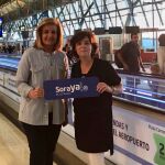 La candidata a presidir el PP, Soraya Sáenz de Santamaría, junto a la ex ministra de Empleo Fátima Báñez