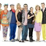 El elenco al completo de la nueva adaptación de «Pel davant i pel darrera»