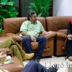 Imagen subida a twitter por las FARC de Rodrigo Londoño Echeverri, alias 'Timochenko', reunido con su equipo de negociadores