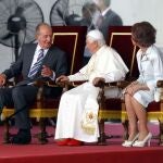 Los Reyes con Benedicto XVI en Cuatro Vientos