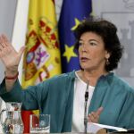 La ministra de Educación, FP y Portavocía Isabel Celaá, durante la rueda de prensa celebrada tras el Consejo de ministros, hoy en el Palacio de la Moncloa en Madrid.- EFE/Ballesteros