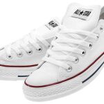 Las Converse blancas se han convertido en el nuevo clásico de verano
