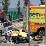 Los servicios de emergencia tratan de reanimar sin éxito a la víctima