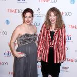 Imagen de la hija de Woody Allen, Dylan Farrow con su madre