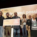 El cabeza de lista de ERC por Barcelona, Gabriel Rufián, junto al líder del partido y vicepresidente de la Generalitat, Oriol Junqueras y el candidato número dos Joan Tardá