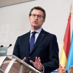 Feijóo no pactará hasta el Congreso y Casado pide libertad de voto