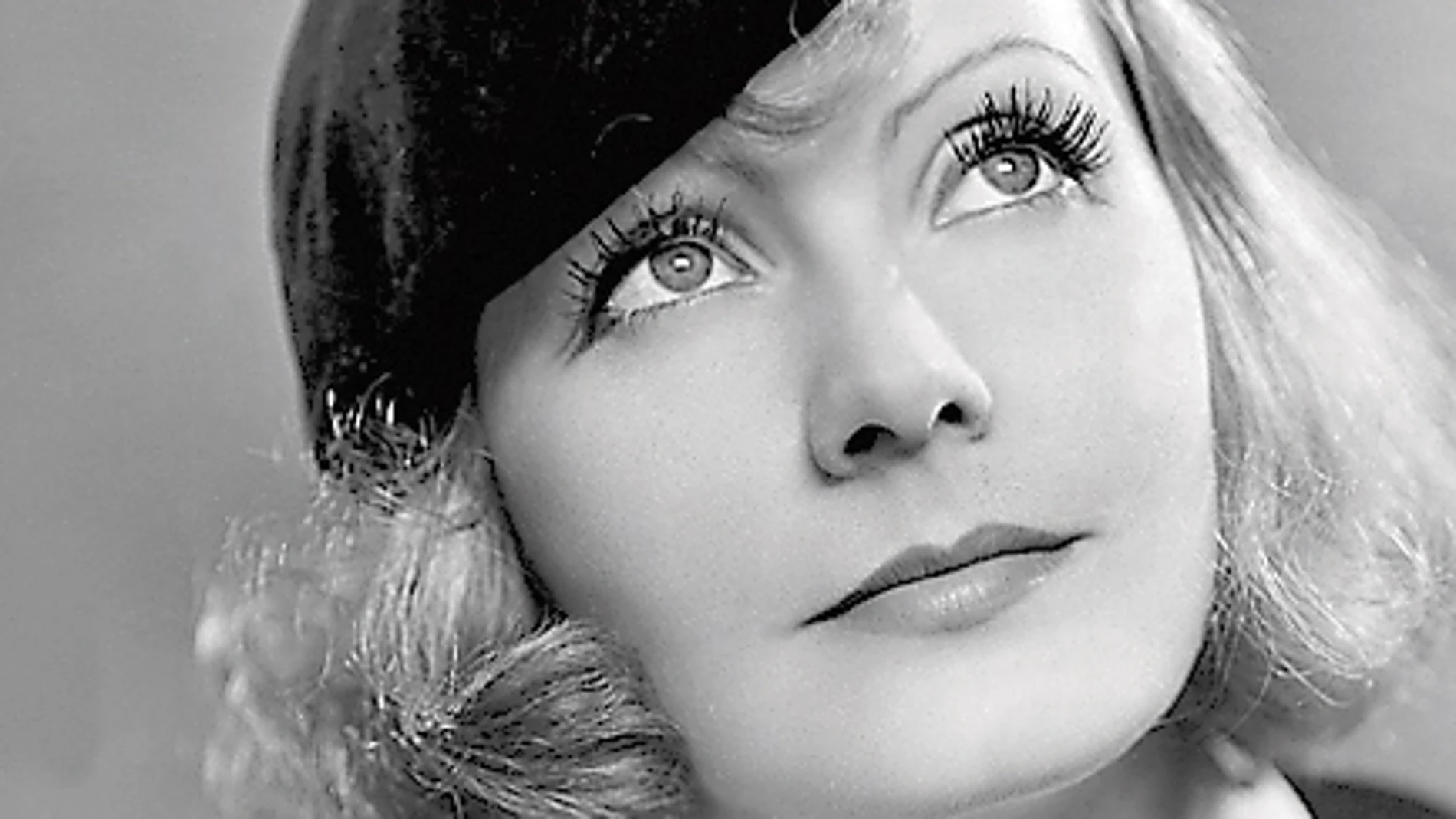 Exponen por primera vez la ropa de Greta Garbo por Jesús Mariñas