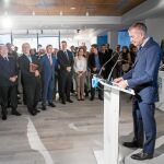 El presidente del Grupo Aguas de Valencia, Eugenio Calabuig, ayer durante la inauguración de la muestra