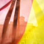 La bandera del arcoíris onde hoy frente al Parlamento en Roma.